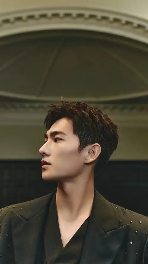 杨洋全黑造型#杨洋是永远担得起惊艳这个词的.