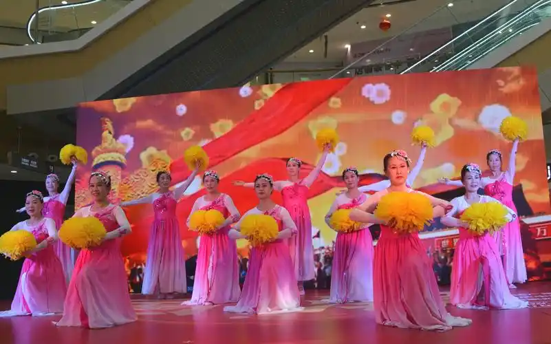 《庆国庆,迎中秋公益汇演》一铁子摄于20200926