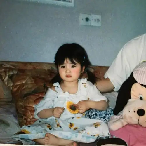 白鹿分享六宫格童年照