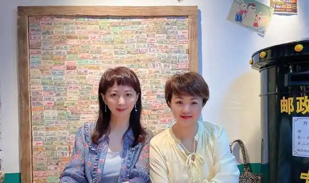 万提妮和贝倩妮姐妹俩!