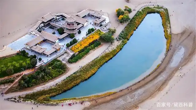 为什么沙漠中的"月牙湖"不会干枯?原因不简单,看完你可能不信