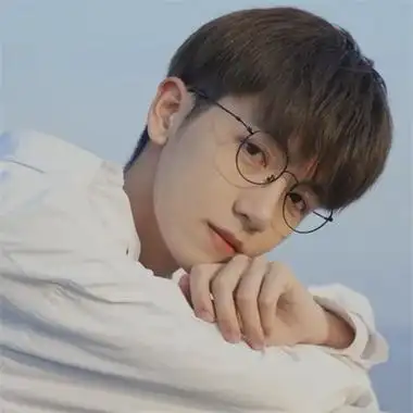 戴眼镜的帅气男生头像 霸气和斯文兼并的帅哥头像图片