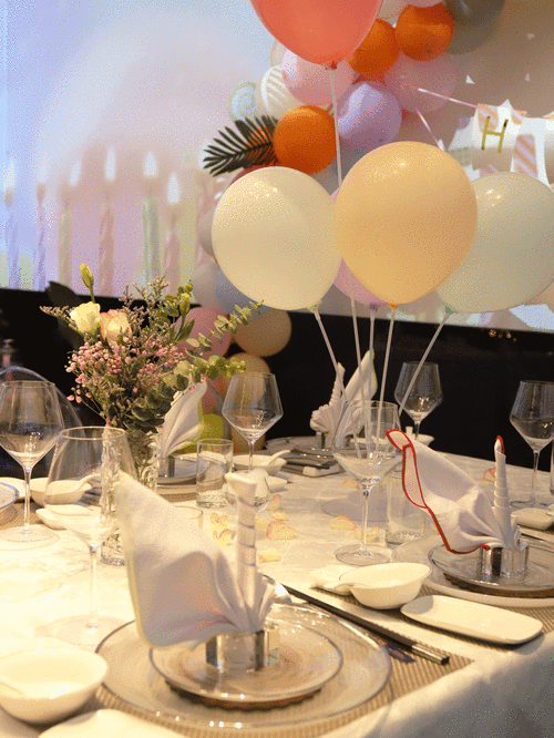 的宴会现场准备了一场浪漫又难忘的生日私宴蒲叙团队精心为寿星photos