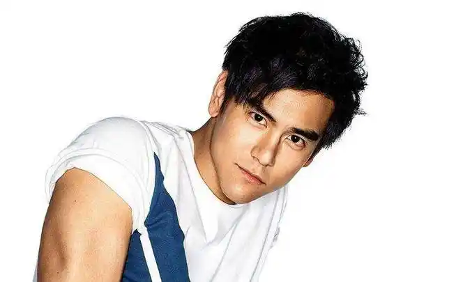 "国民老公"彭于晏:我没有才华,只能比别人更拼命!_妈妈_孩子_加拿大