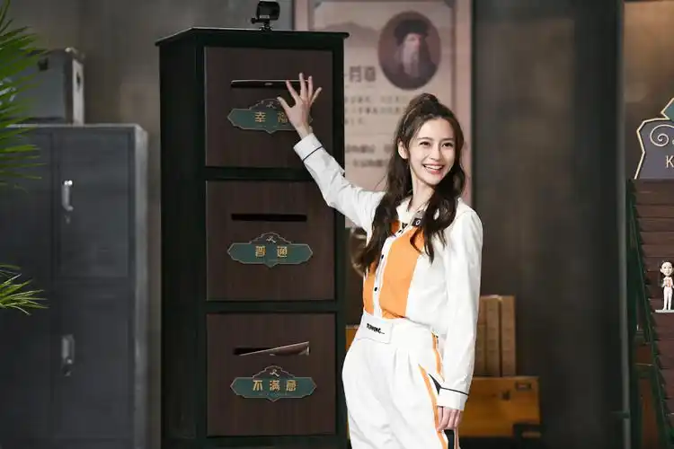 甜美剧照图片,分享一组angelababy图片给大家,图中的明星图片壁纸会