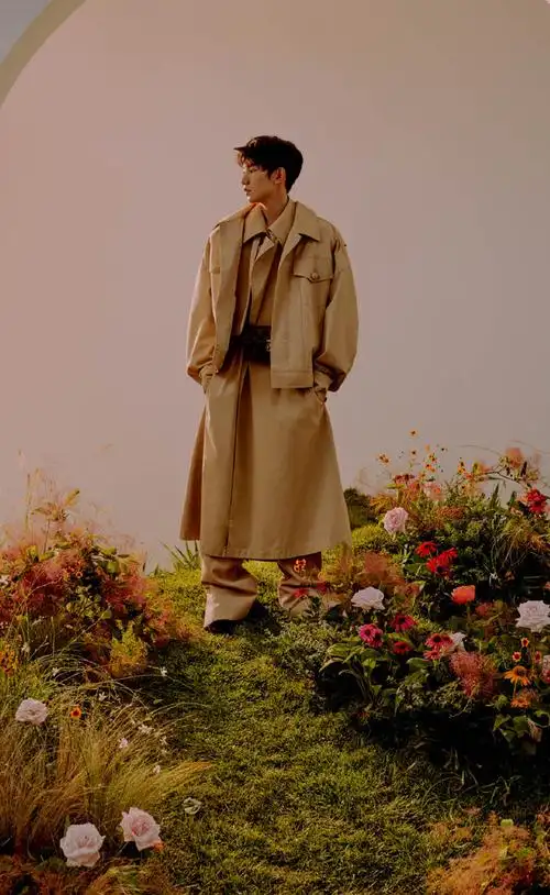 > 王源帅气养眼时尚杂志封面大片(9/9)