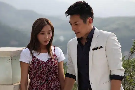 电视新闻   剧照   由人气小生严宽,小林凤娇杜若溪担纲出演的励志