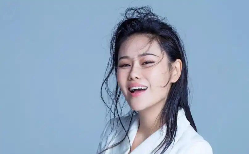 其实,她最好听的歌不止有《说散就散》_袁娅维