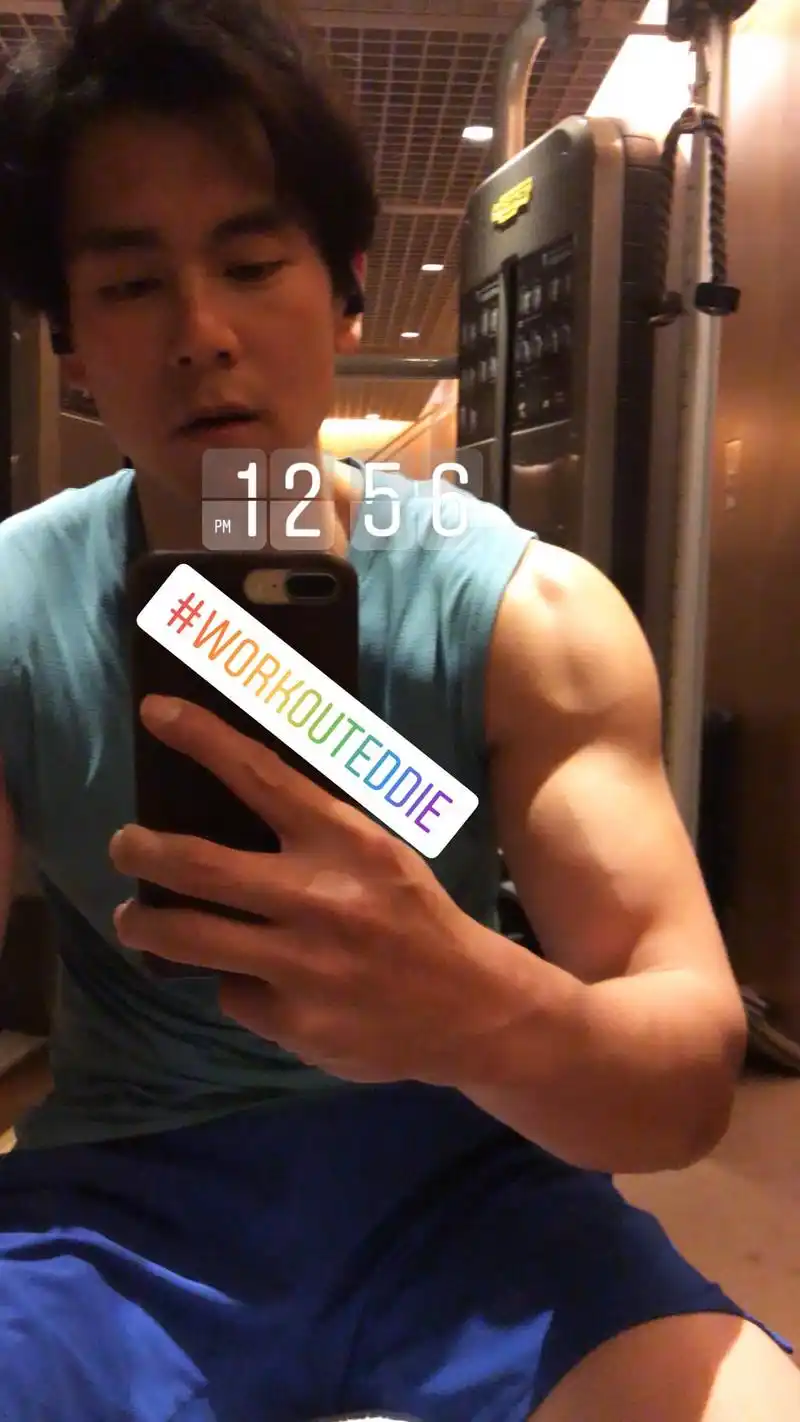 20191102 彭于晏 ins更新自拍