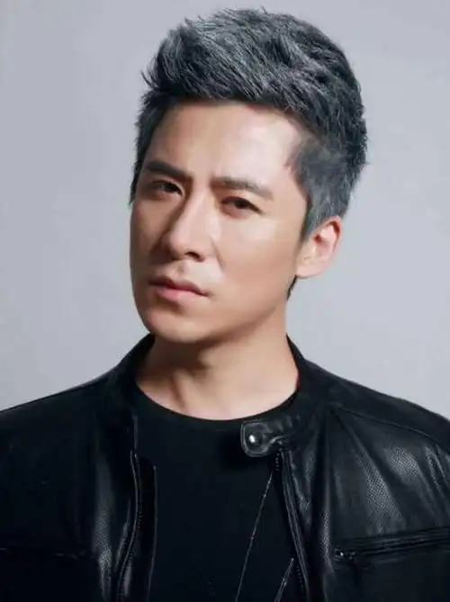 史宝庆,中国大陆男歌手.代表作品:《雨雯石宝》 ,《望穿秋水》.