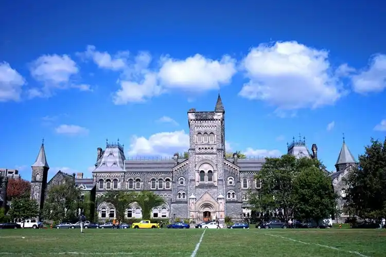 多伦多大学