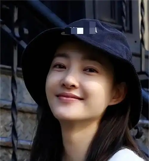 事实证明,"秘婚"的王丽坤,在"自食恶果"的路上越走越远