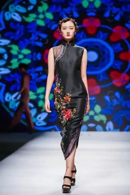 "锦绣江南·旗袍秀非遗"活动在中国丝绸博物馆举行