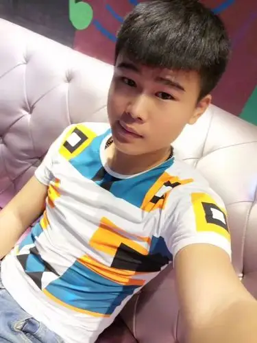 【交友】今日男神-24岁的双鱼座小鲜肉:谈一场不分手的恋爱!