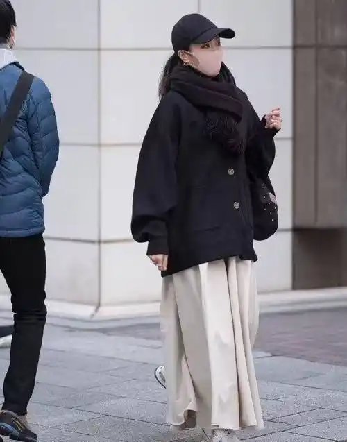 看了这些日本街头女孩子的穿搭,肯定让大家跃跃欲试,想尝试一下如何