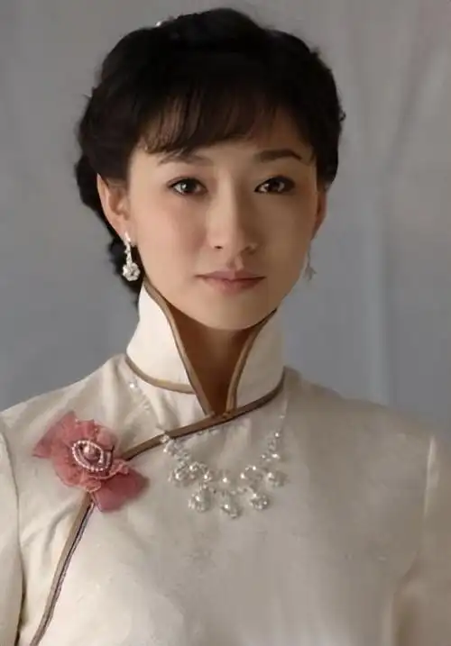 民国女子洋装_女明星民国电视剧剧照洋装_民国电视剧的洋装图片