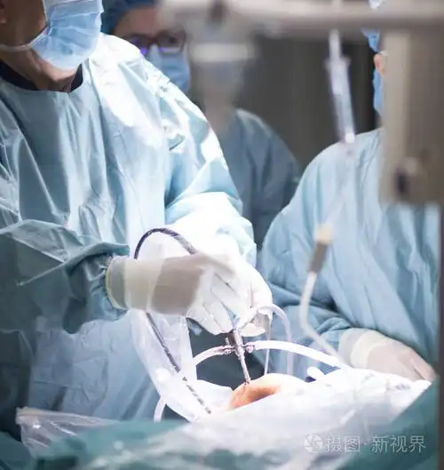 外科医生在手术室照片-正版商用图片0gorru-摄图新视界