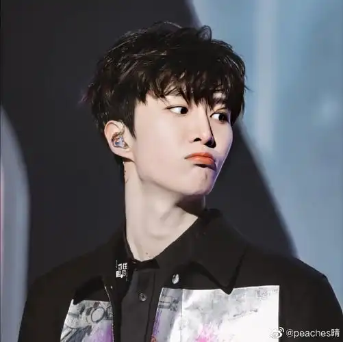 范丞丞超话92#范丞丞21岁新专辑#你好,可爱的宝02 丞式嘟嘴 丞丞