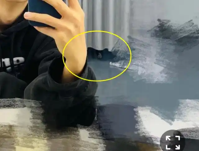 肖战晒自拍半屏马赛克,窗帘令粉丝看到走火入魔,这次藏起来了?