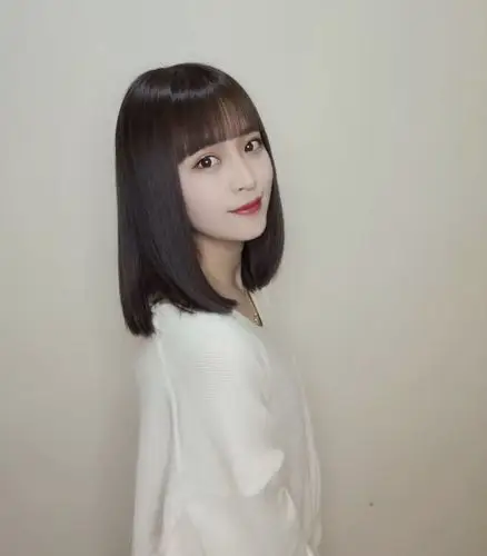 长脸女生适合发型(适合长脸的发型有哪些短发)