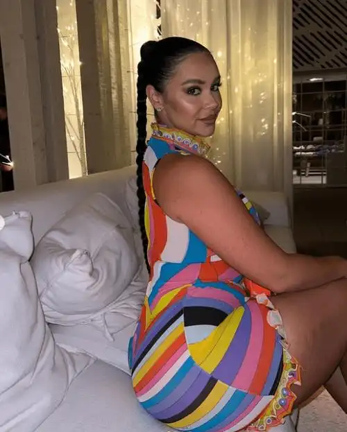 懂球帝必知nba球星最美娇妻系列(五)—保罗乔治妻子丹尼拉_笔者_科普