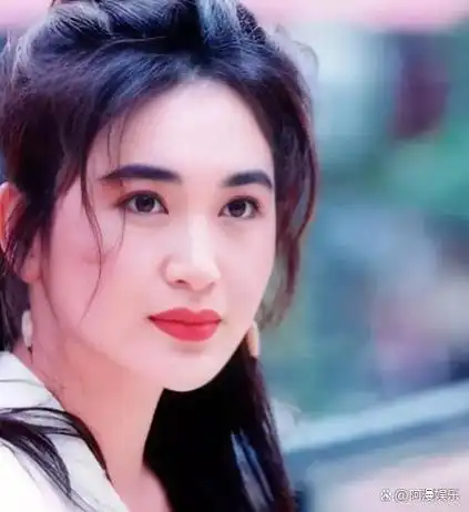 曾号称最美妲己扮演者,一代艳星温碧霞,如今与老公幸福美满!