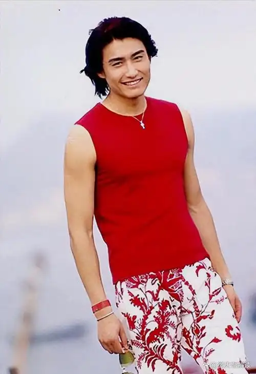 初代男模胡兵:暗恋瞿颖30多年,多次表白失败不死心,51岁未婚