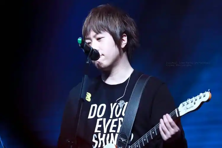 五月天阿信 - 堆糖,美图壁纸兴趣社区