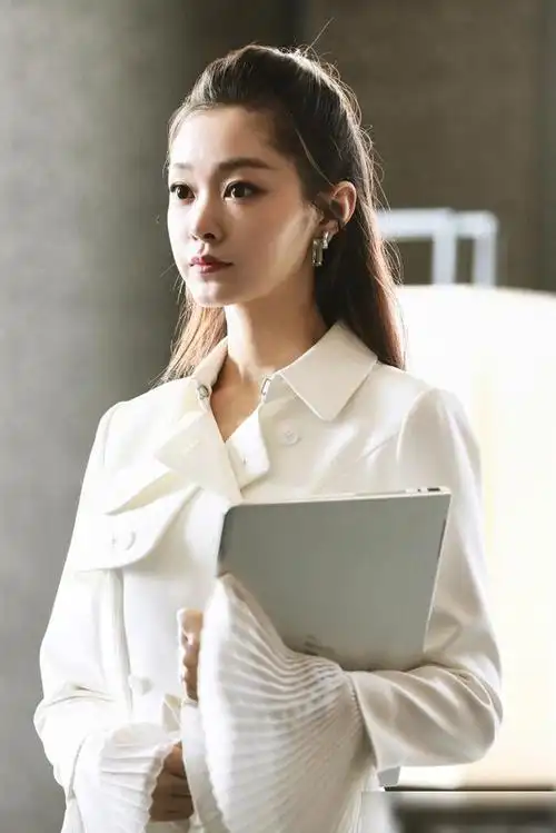 《创业时代》"温迪"宋轶美图分享,业务能力超强的职场女性!