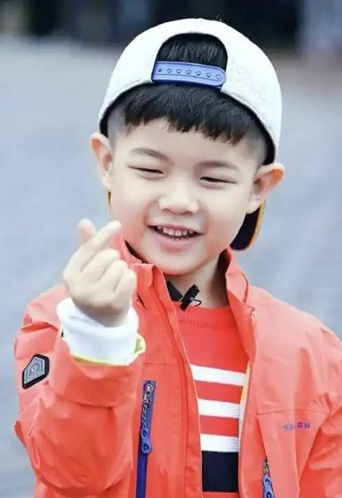 被安吉的同学叫爷爷?沙溢年轻时也是小鲜肉一枚呢!