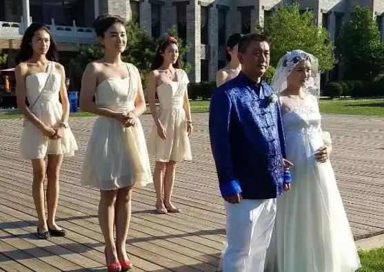 37岁"沈眉庄"斓曦 当红时低调嫁歌手,四岁儿子帅气可爱_腾讯新闻