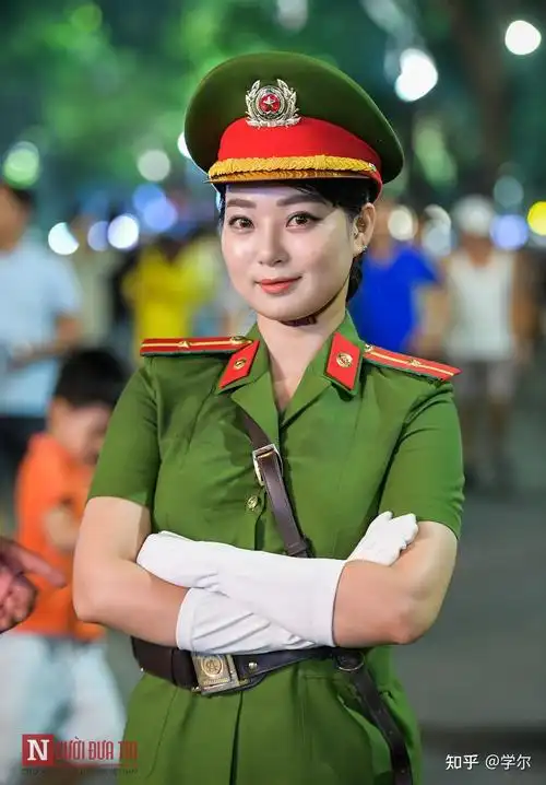 漂亮的越南女公安多图