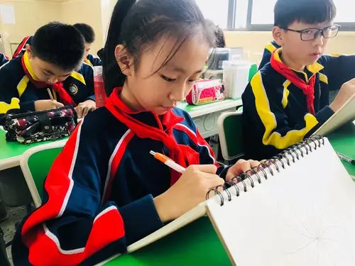 文元学校(小学部)2019学年第一学期10月美术课"悦"回顾——提高美感比