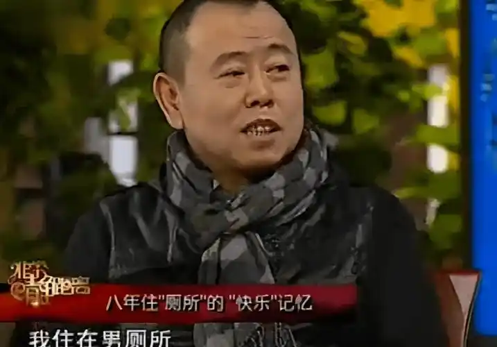 她的爸爸是潘长江,小时候因患有"消渴症",被预言活不过25岁.