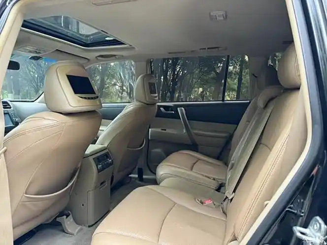 新到10年高配丰田汉兰达,2.7自动7座豪华版,真皮座椅,电