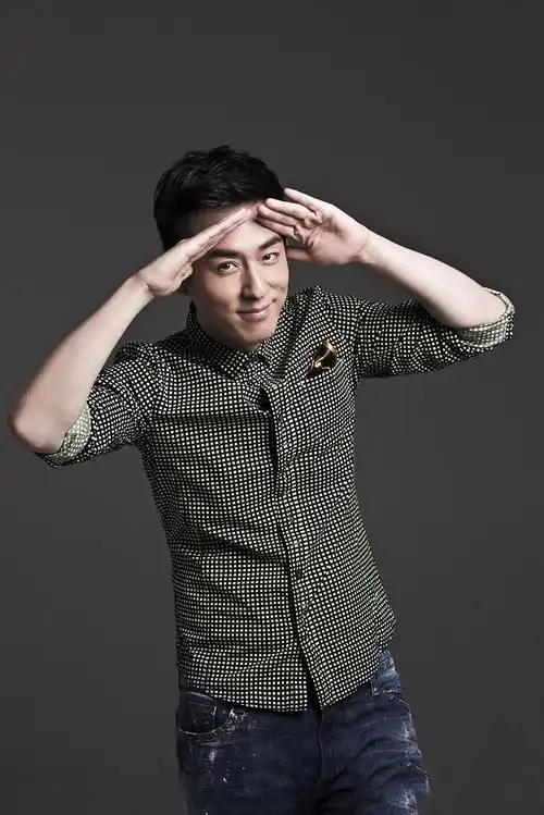 演员刘欢时尚杂志写真帅气图片