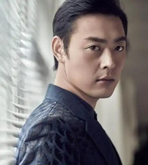 亮剑张桐最穷时吃狗粮抑郁后多次自杀妻子陪他走出低谷