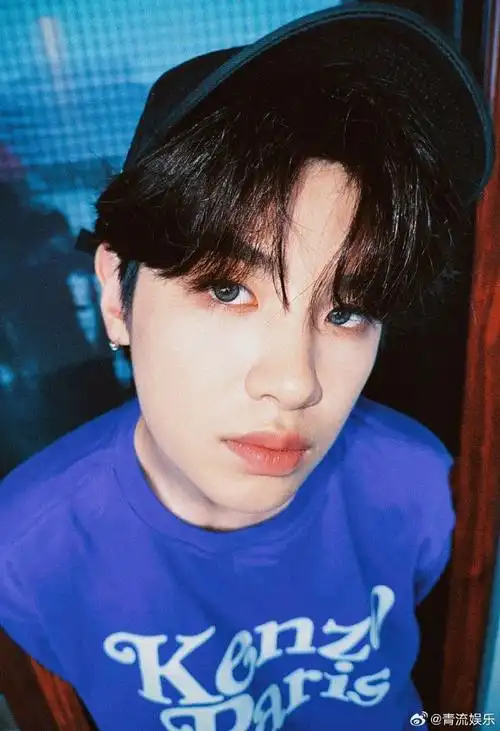 黄明昊520营业照