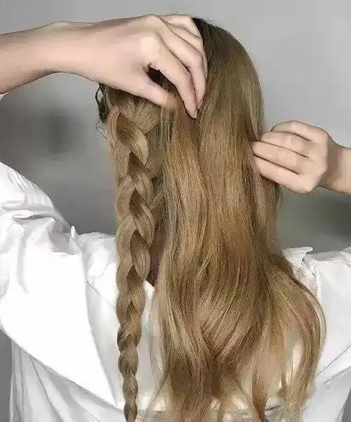 好看又有魅力的法式编发!快来让你的魅力翻倍吧