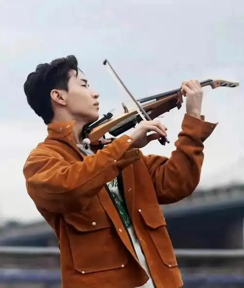 刘宪华有没有资格作中国好声音导师