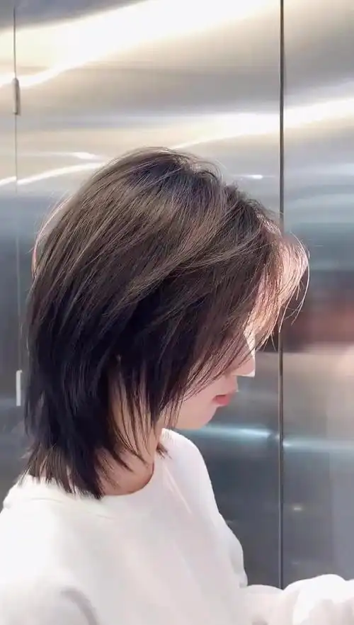 显气质女士短发好看的发型胜似整容哦