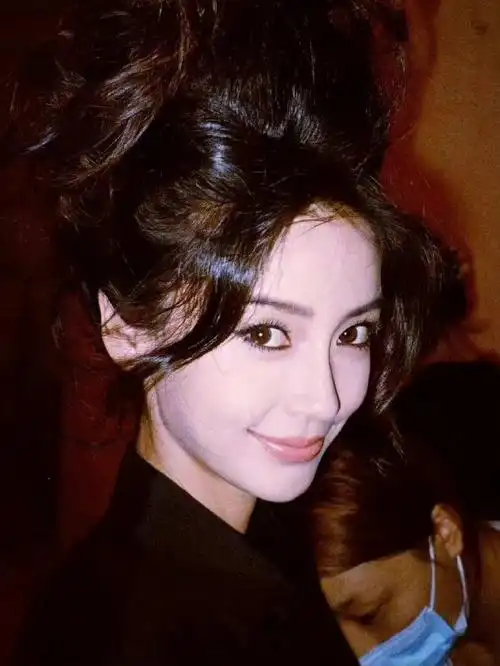 张图早期混血感……在她脸上再次浮现@angelababy#angelababy##杨颖