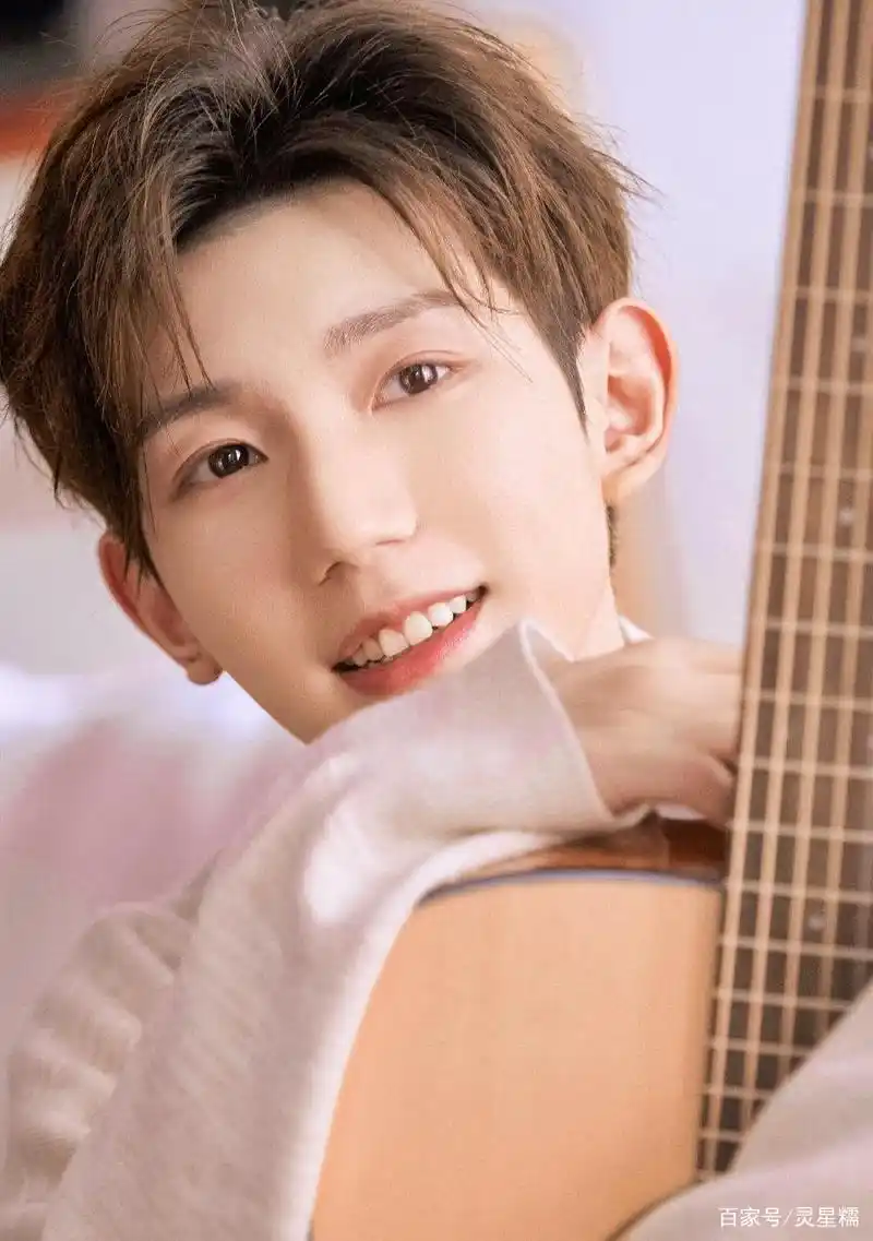 王源最新出炉360度完美帅气图片