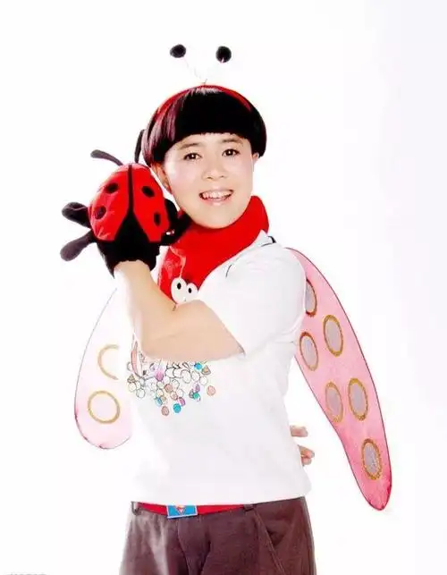 王宁女儿官宣生产金龟子医院陪伴宝贝早产只有5斤多像姥爷