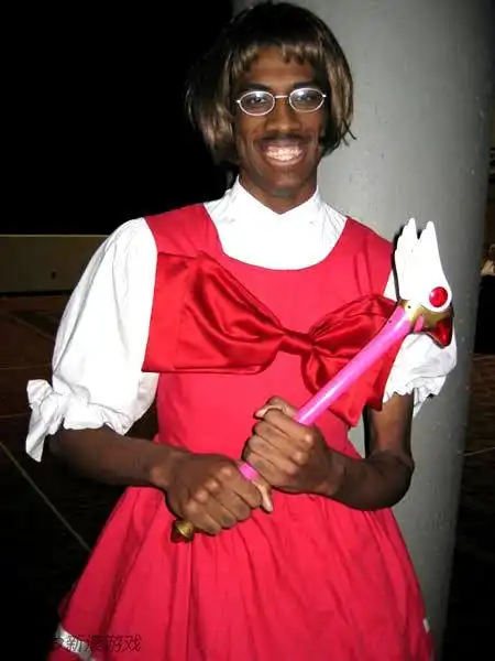 请勿歧视抠脚大汉腿毛重皮肤皱也是好coser