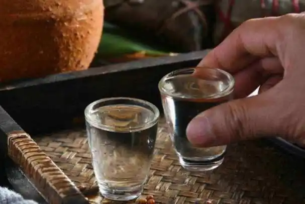 在酒桌上,喝酒时不能信的5句话,酒后的话多半没有真凭实据