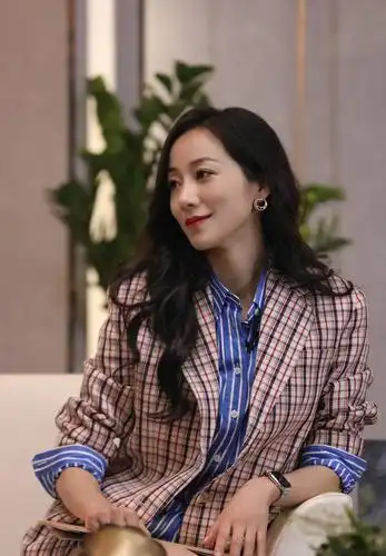 韩雪声临其境优雅剧照知性穿搭好精致和贾乃亮配音太强大