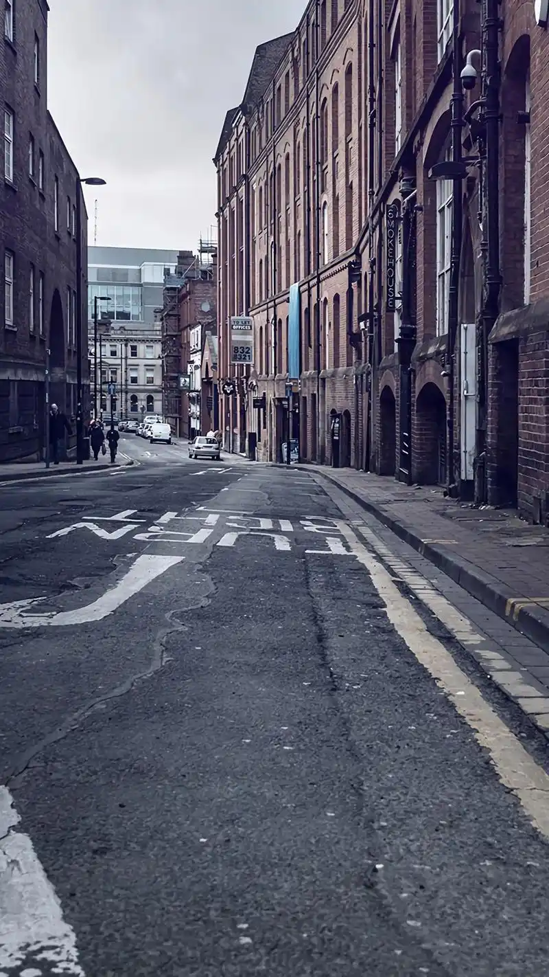 城市内道路接近高清手机壁纸