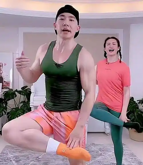 网红残酷的真相,在他身上表现得淋漓尽致_周杰伦_直播间_健身