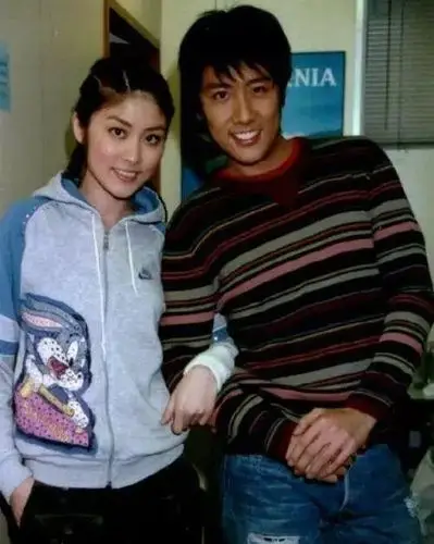 香港天后弟弟暴打港姐,强捧4部男主却不火,43岁继承数十亿家产|陈司翰